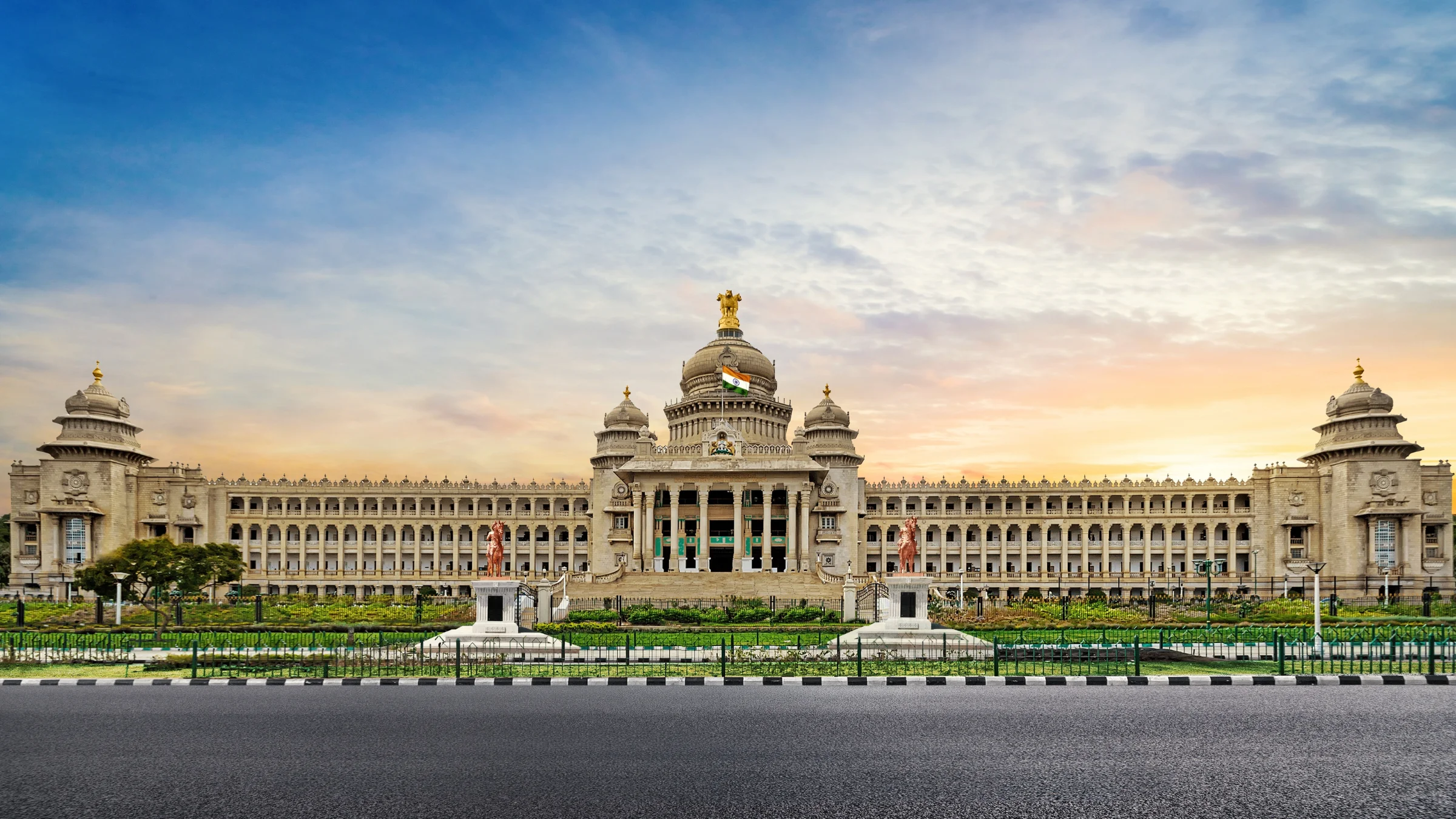 Government building in India under a blue sky, illustrating the country’s new online gaming rules coming into force.