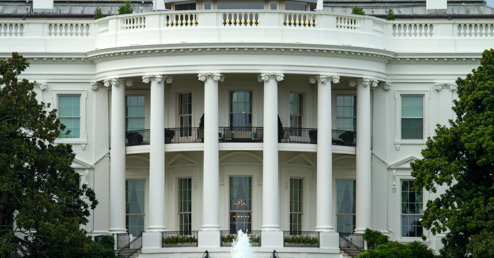 White House staff issues email warning on prediction markets